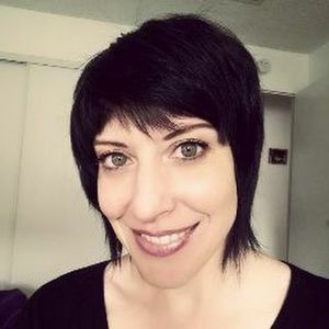 Meet your Posher, Leslie